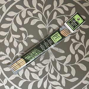 Clover Takumi Bamboo Double Point Knitting Needles Sz 5